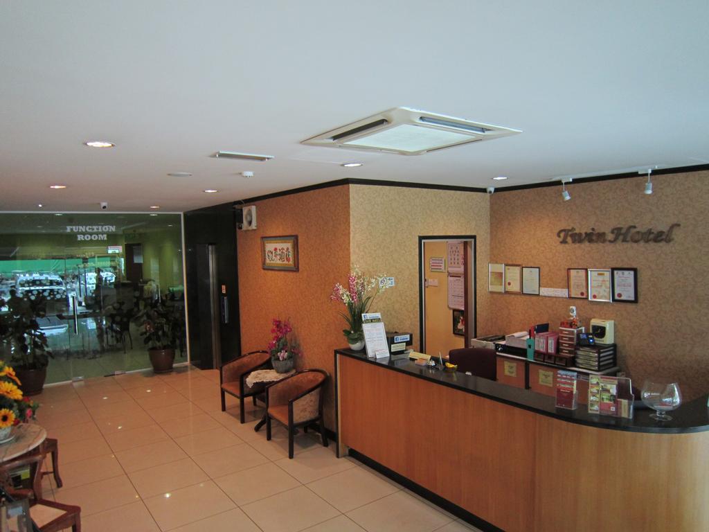 Oyo 151 Twin Hotel Kuala Lumpur Exterior photo