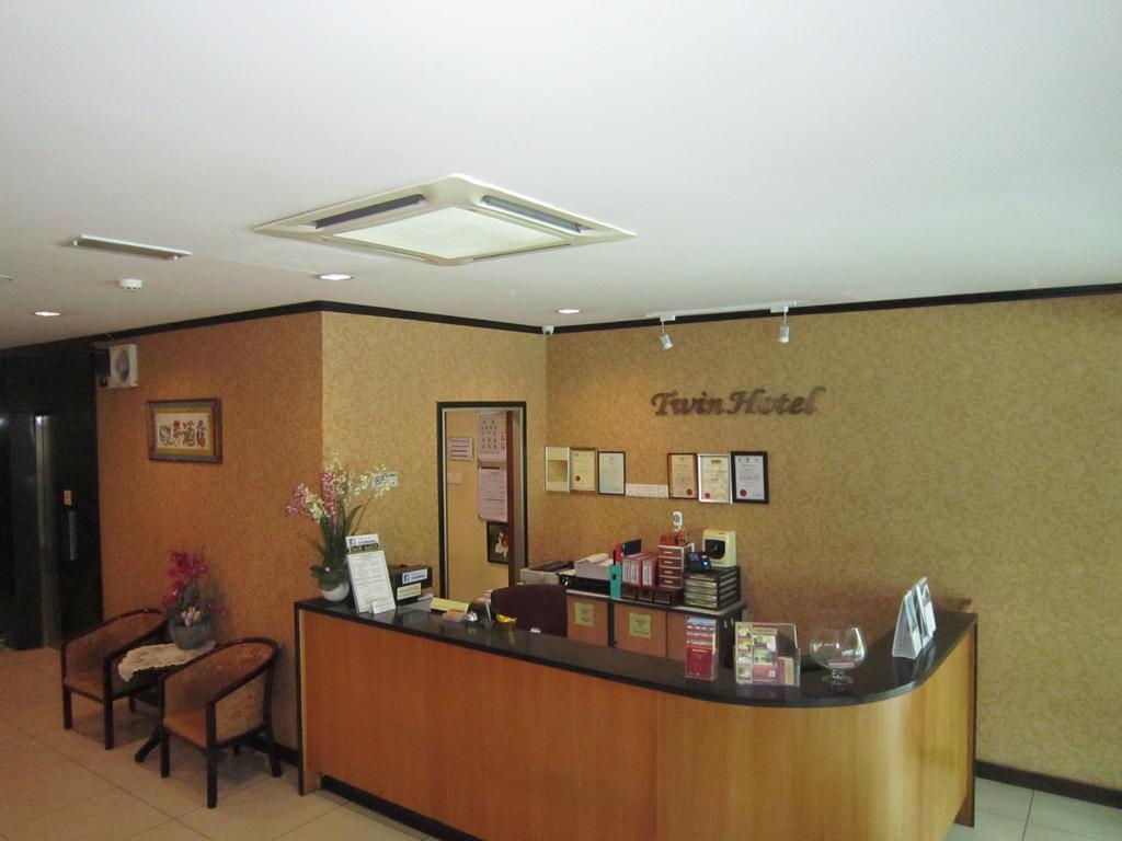 Oyo 151 Twin Hotel Kuala Lumpur Exterior photo
