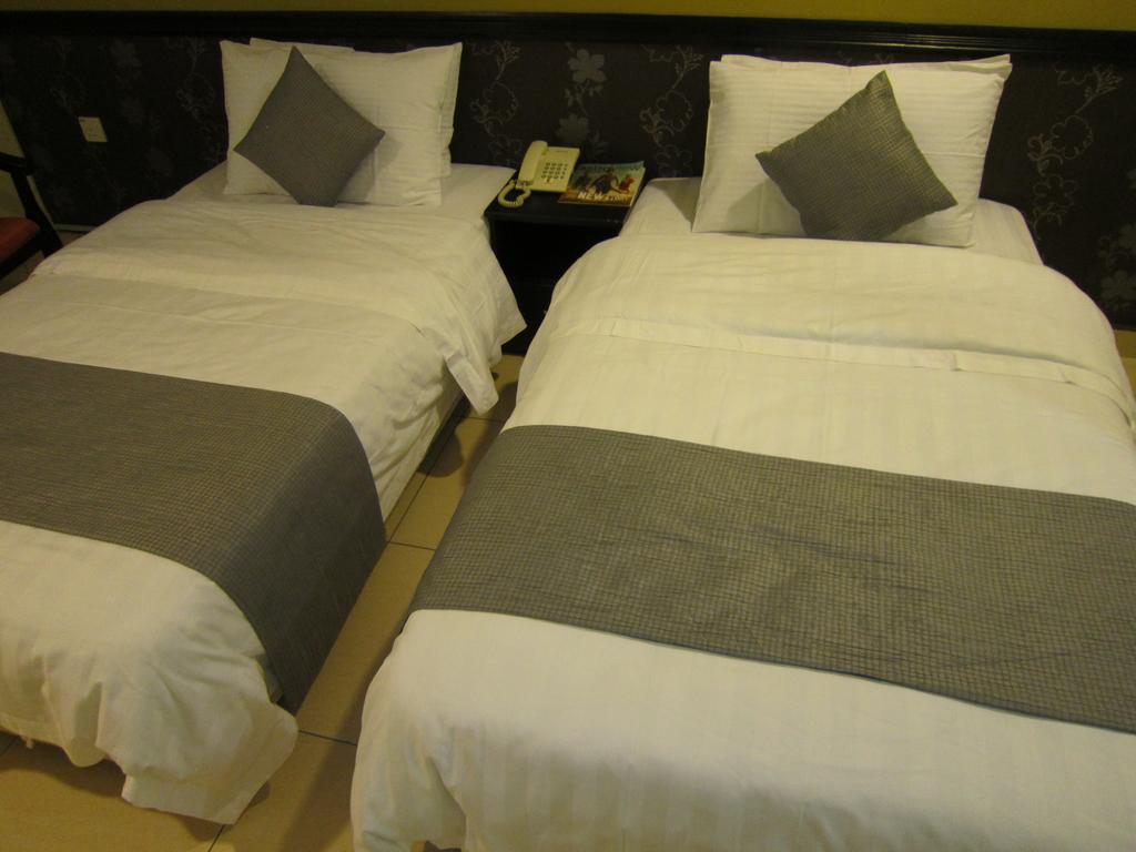 Oyo 151 Twin Hotel Kuala Lumpur Exterior photo