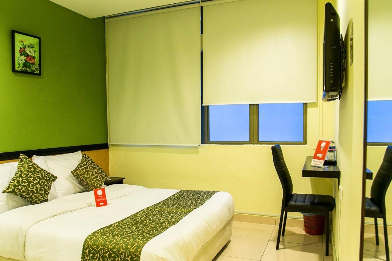 Oyo 151 Twin Hotel Kuala Lumpur Exterior photo